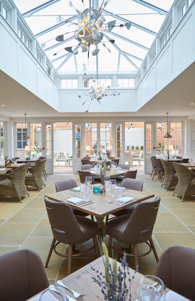 The Beverley Arms Hotel Exterior photo The restaurant at The Mitre