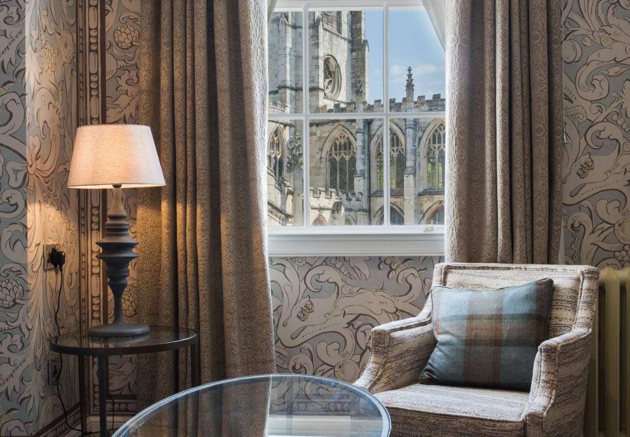 The Beverley Arms Hotel Exterior photo A room at the hotel