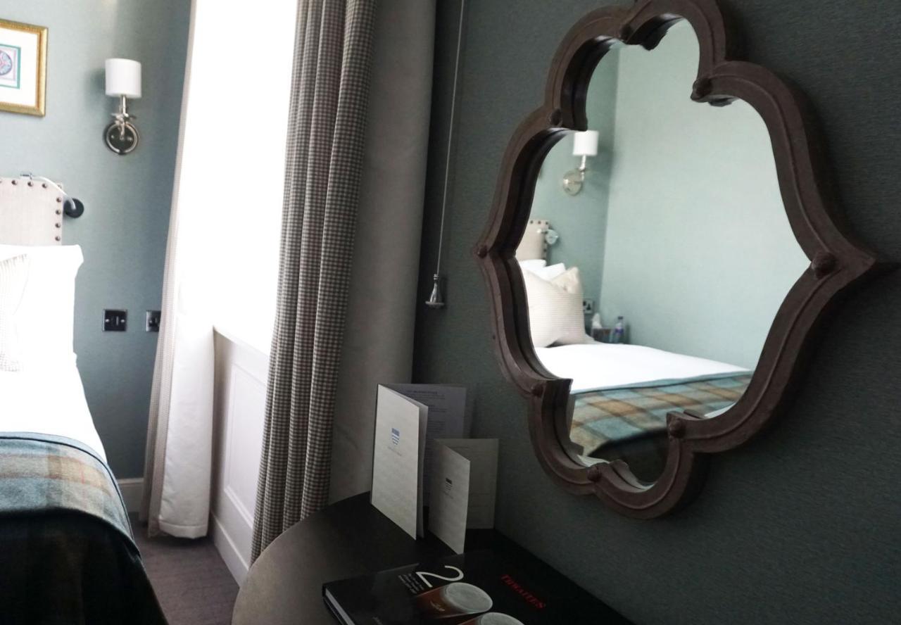 The Beverley Arms Hotel Exterior photo A mirror