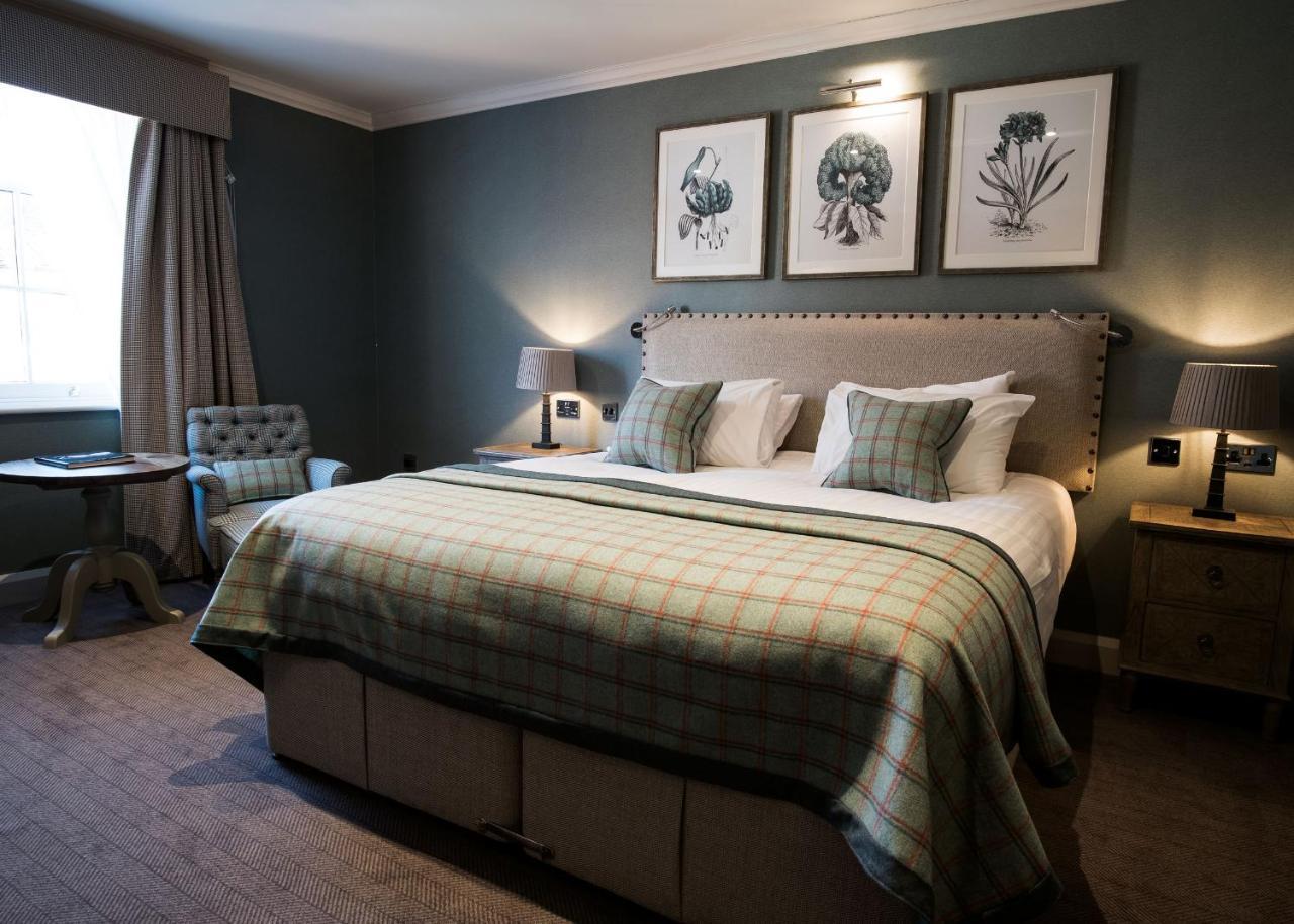 The Beverley Arms Hotel Exterior photo A bedroom at the hotel