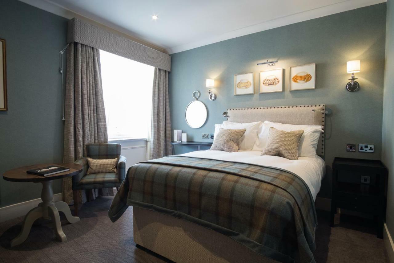 The Beverley Arms Hotel Exterior photo A bedroom at the hotel